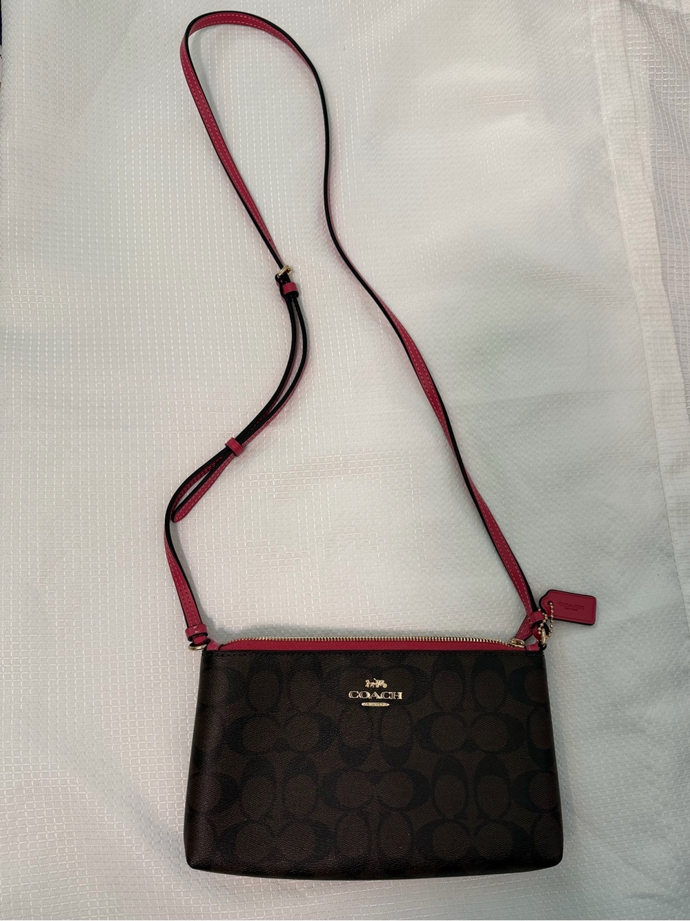 NWOT Coach Zip Top Gold/Brown Strawberry Signature Coated Canvas Crossbody 7311 - Picture 4 of 10